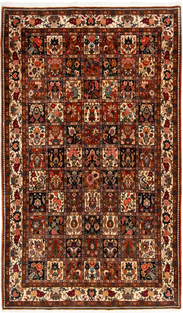 «Kheshti» pattern in handwoven carpet