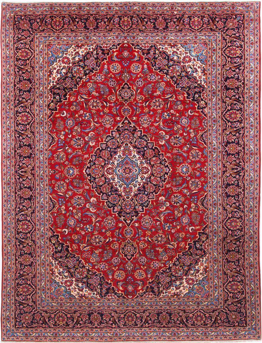 «Lachak and Toranj» pattern in handwoven carpet