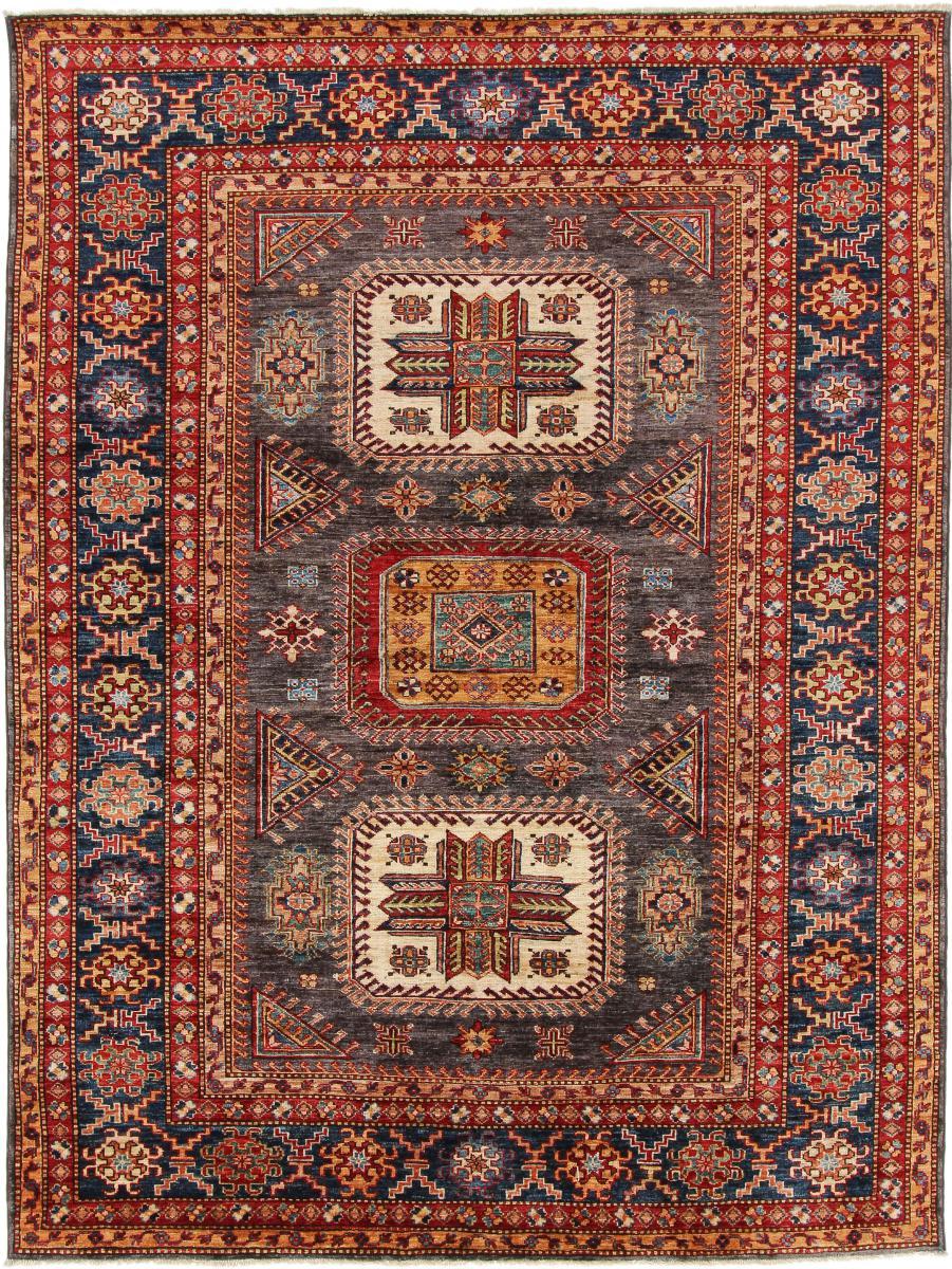 «Geometric» pattern in handwoven carpet